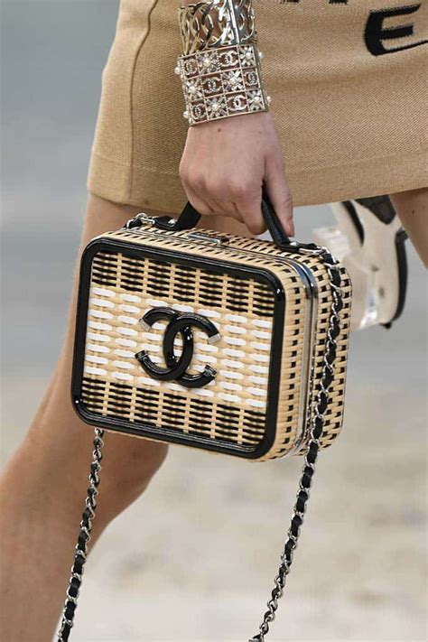 chanel 2019 ss bag|chanel waist bag with pouch.